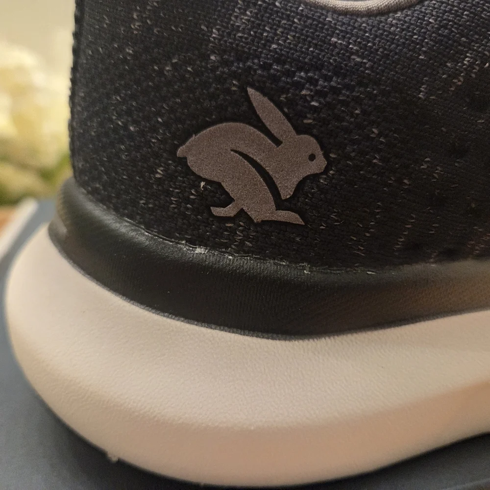 Rabbit Dream Chaser Running Shoes Women's Size 7.5 Black  New In Box